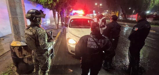 OPERATIVO NOCTURNO EN ECATEPEC DEJA VEHÍCULOS REMITIDOS Y UN CONDUCTOR PRESENTADO ANTE EL JUZGADO CÍVICO