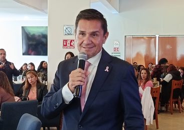 LA PREVENCIÓN NO PUEDE SER UN PRIVILEGIO ASEGURA LUIS MONTAÑO Y EXHORTA A LLEVAR LA DETECCIÓN DEL CÁNCER DE MAMA A LAS COMUNIDADES