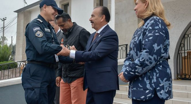 DESTINAN 10 MILLONES DE PESOS PARA MEJORAR SALARIOS DE POLICÍAS DE ATIZAPÁN