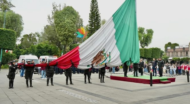 CONMEMORA TLALNEPANTLA EL 2 DE OCTUBRE CON BANDERA A MEDIA ASTA