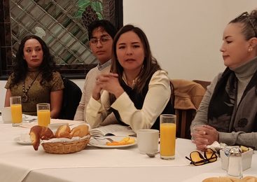 ANGÉLICA DEL VALLE RENUNCIA AL PRI Y SE SUMA AL PROYECTO DE ISAAC MONTOYA