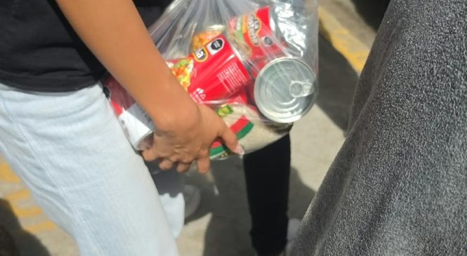 EN ECATEPEC, EL PT CONDICIONA LA ENTREGA DE DESPENSAS A CAMBIO DE AFILIARSE A SU PARTIDO