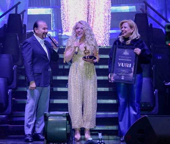 YURI CIERRA CON BROCHE DE ORO EL FESTIVAL ATZÁN 2026 ANTE MÁS DE 10 MIL ASISTENTES
